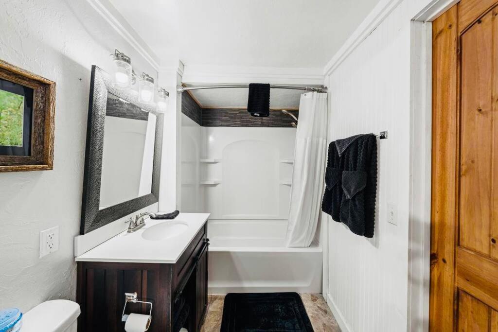 Cozy Cub Mountain Escape Villa Gatlinburg Bagian luar foto