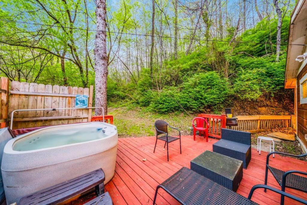 Cozy Cub Mountain Escape Villa Gatlinburg Bagian luar foto