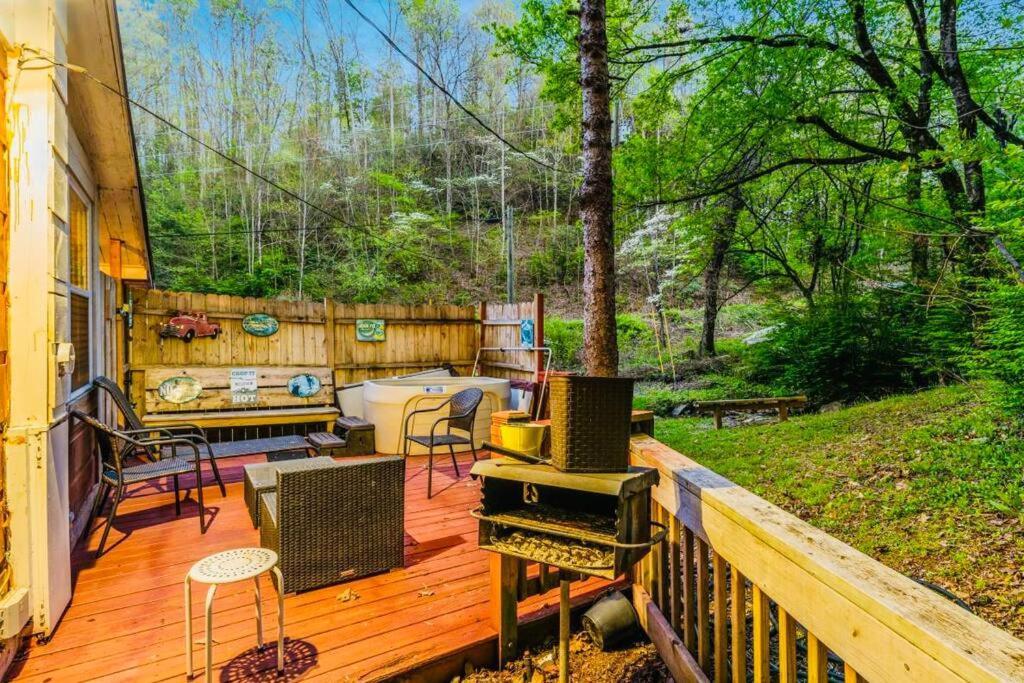 Cozy Cub Mountain Escape Villa Gatlinburg Bagian luar foto